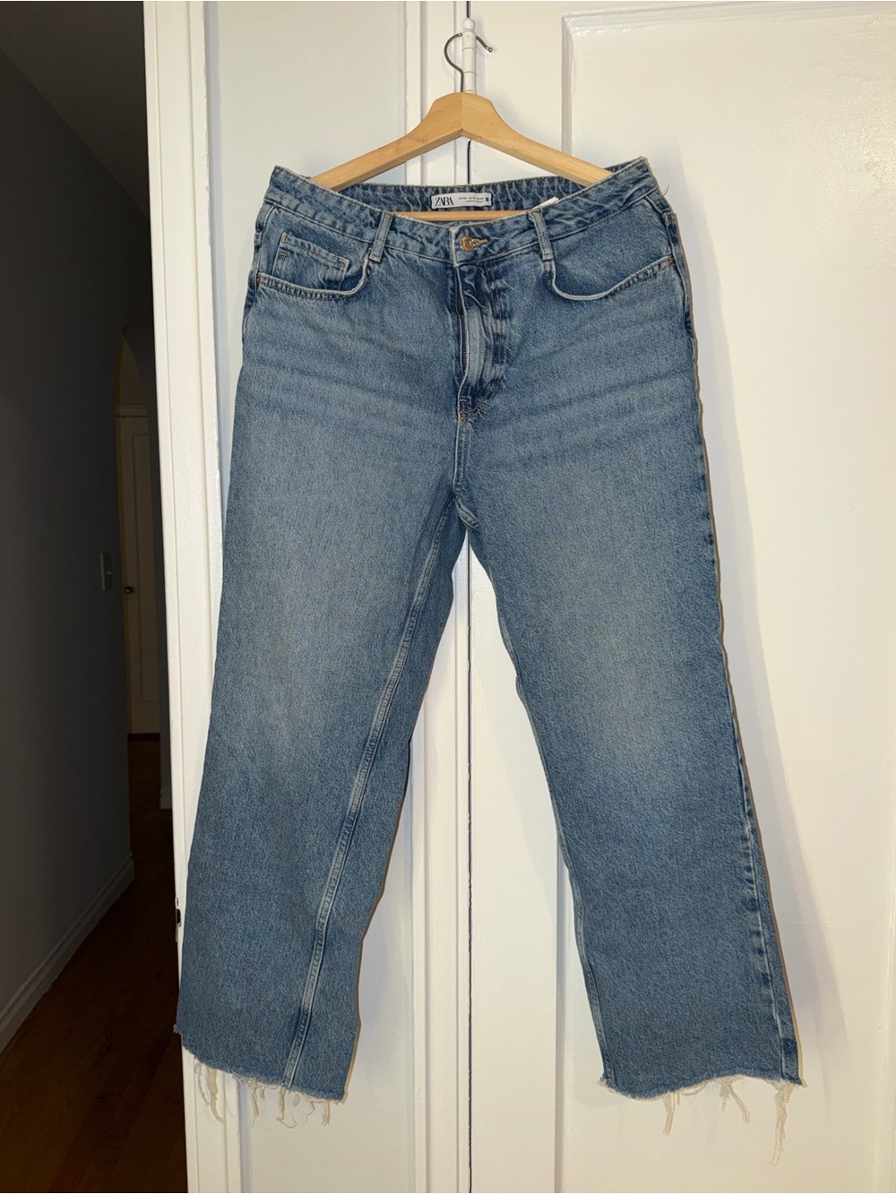 ZARA Straight-Leg Women's Jeans in Medium Blue Wash - high-waisted